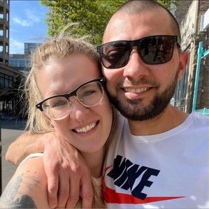 Meet your Posher, Dara